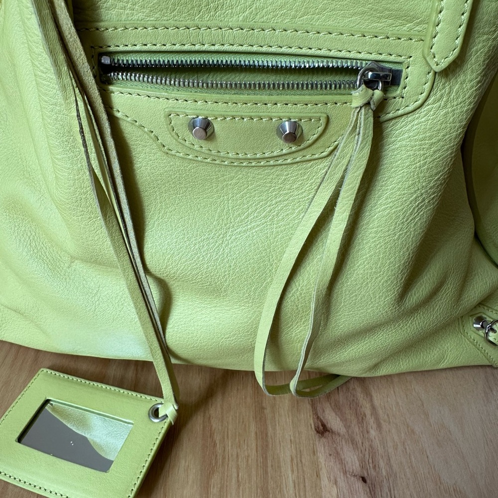 Balenciaga Green Papier Lambskin Leather A4 Zip Around Tote Bag - Picture 4 of 8